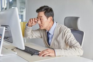 집에서 비문증을 관리하는 방법